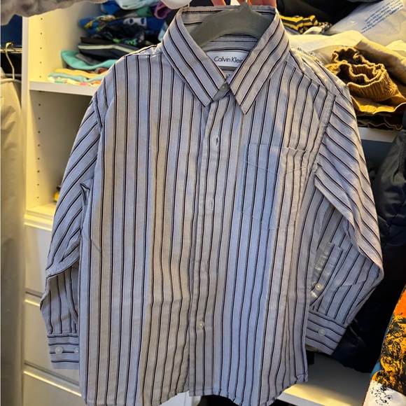 5T & 6T boy shirt bundle (5) - Picture 5 of 10